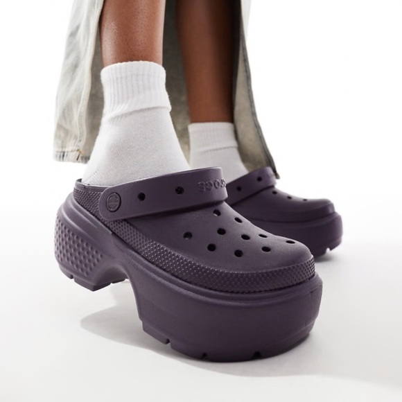 ✨Host pick✨Crocs Unisex Clogs M7/W9 - Picture 3 of 5